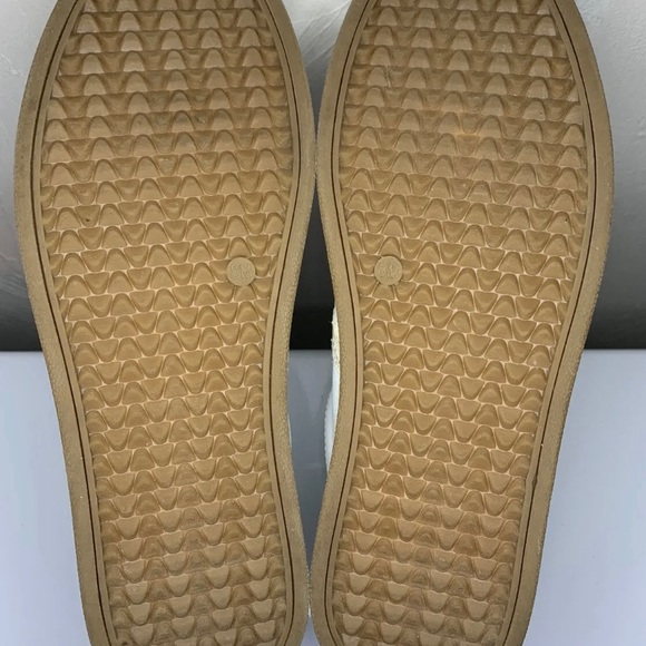 Lucky Brand Sneakers, Size 8, White with gold trim - Picture 7 of 9